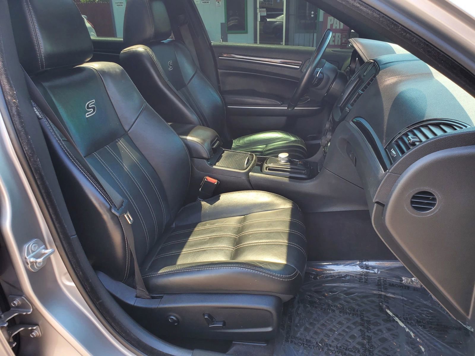 Used 2018 Chrysler 300 S w/ 300S Premium Group image 10