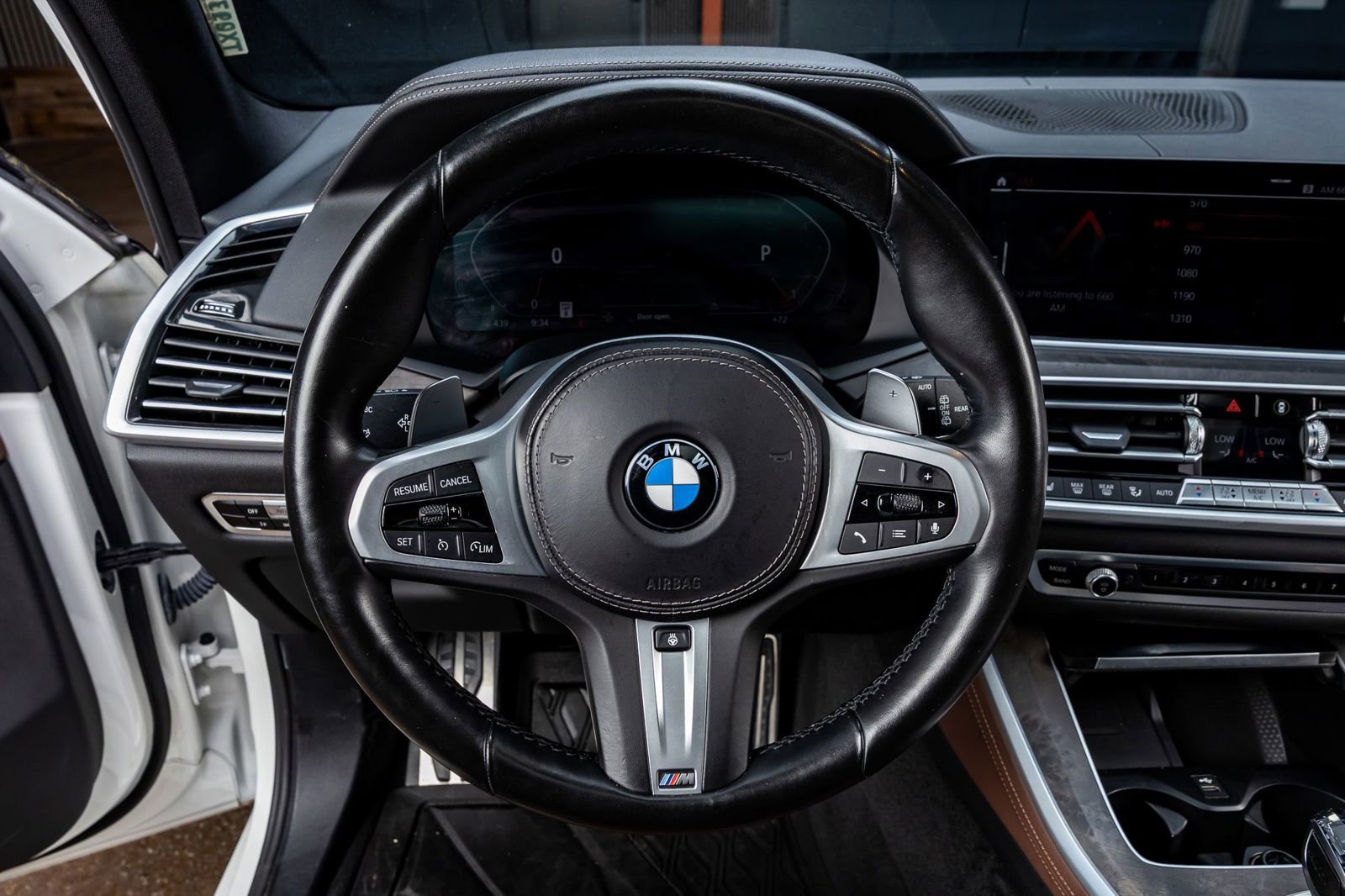 Used 2022 BMW X5 xDrive40i w/ M Sport Package AWD/4WD image 14
