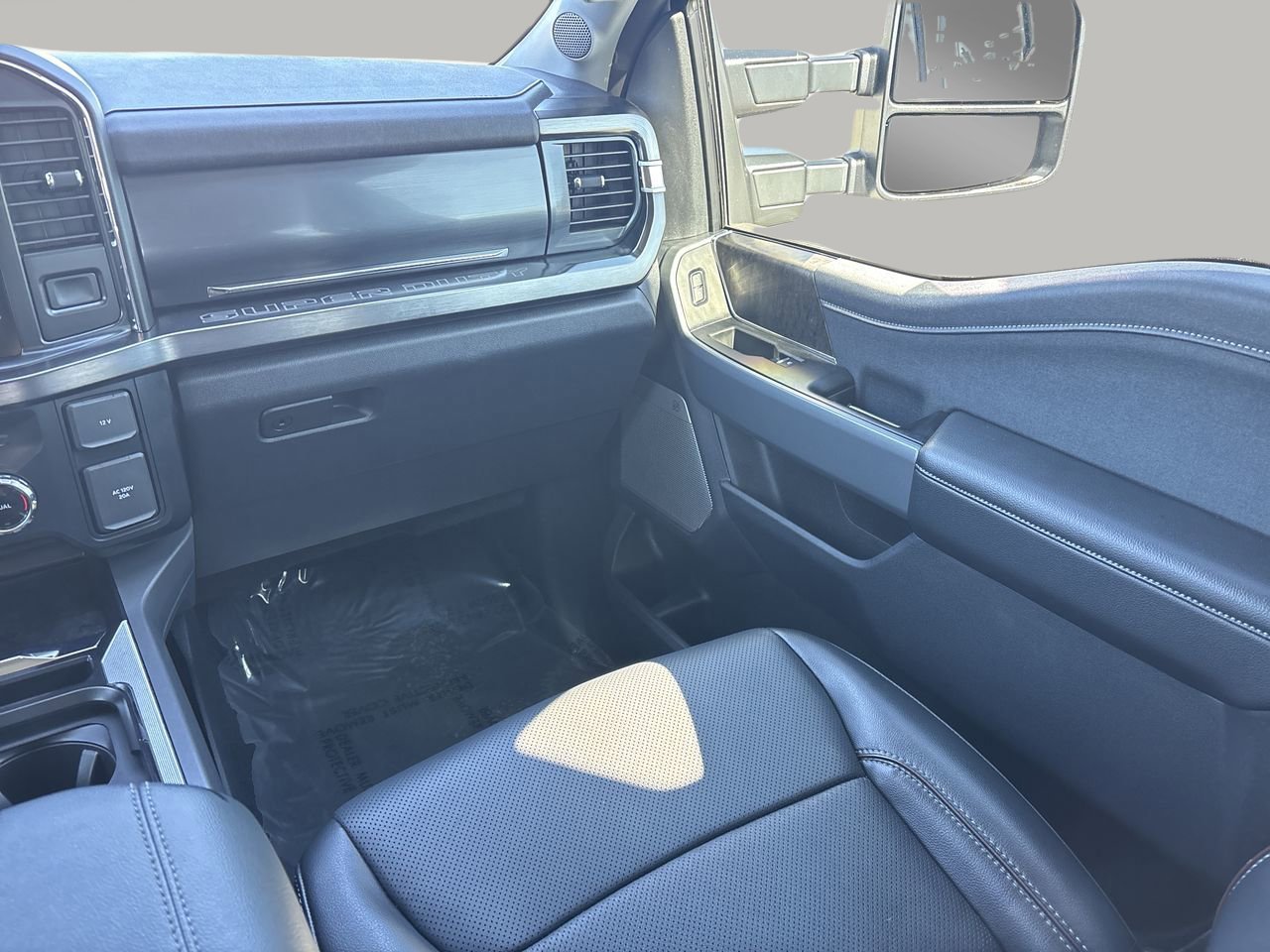 Used 2024 Ford F250 Lariat w/ Sport Appearance Package image 16