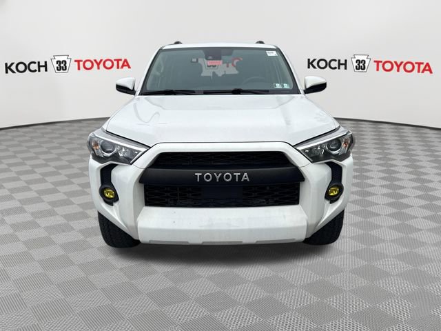 Used 2021 Toyota 4Runner SR5 AWD/4WD image 2