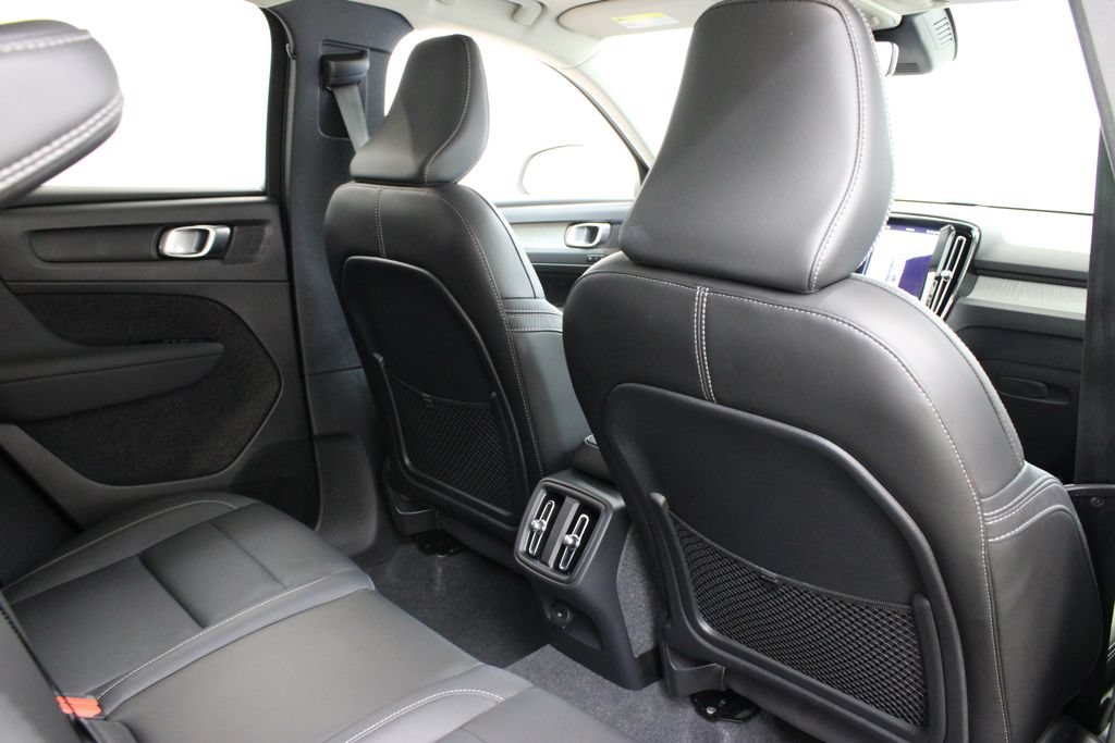 Used 2024 Volvo XC40 B5 Plus w/ Protection Package AWD/4WD image 22