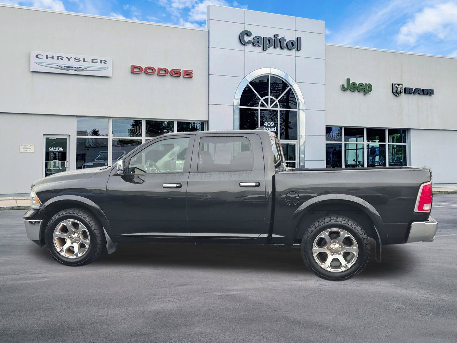 Used 2016 RAM 1500 Laramie AWD/4WD image 6