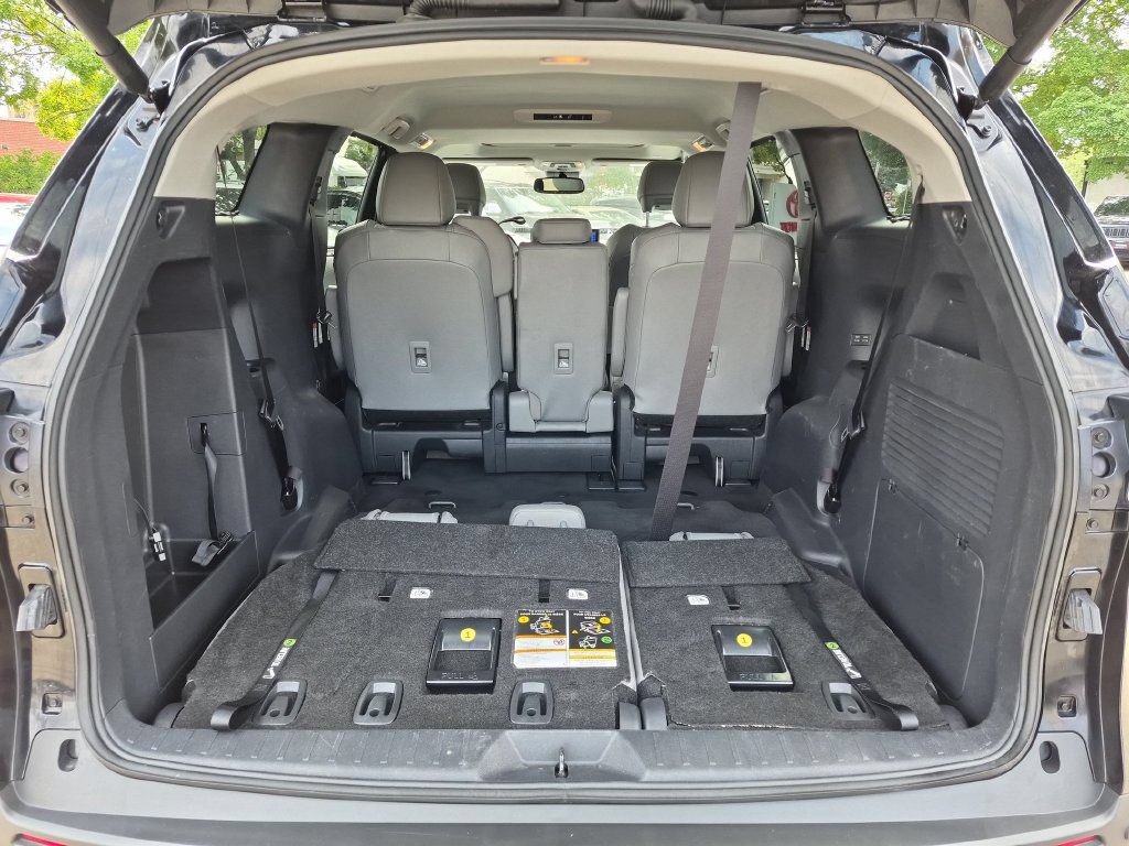 Used 2026 Toyota Sienna XLE FWD image 38