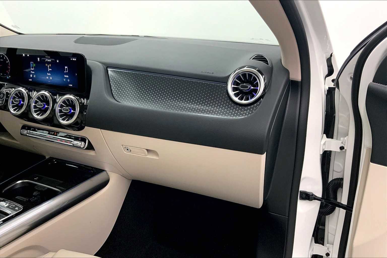 New 2026 Mercedes-Benz GLA 250 GLA 250 image 27