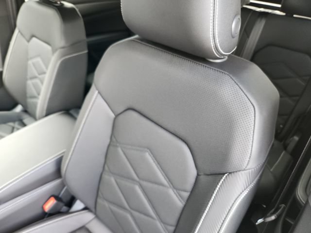 New 2026 Volkswagen Atlas Cross Sport SE AWD/4WD image 32