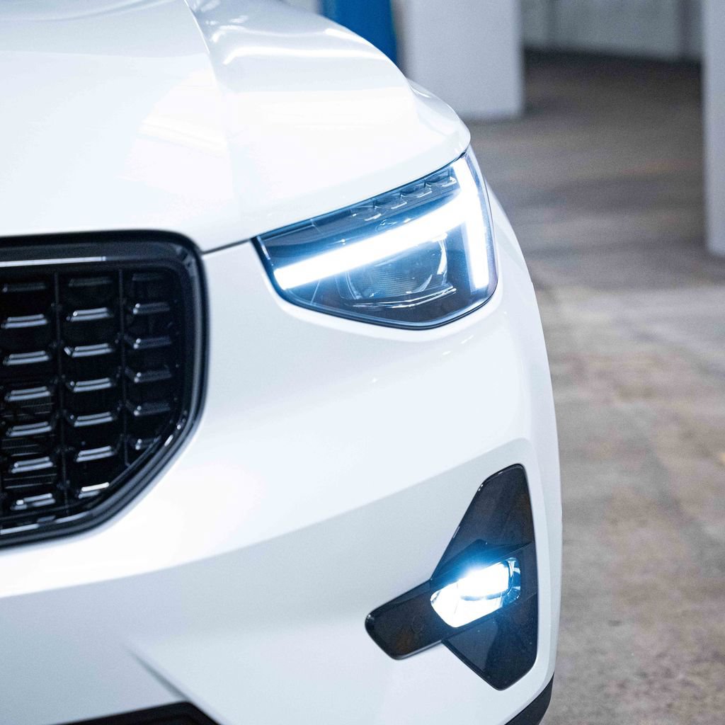 New 2026 Volvo XC40 B5 Ultra w/ Protection Package Premier AWD/4WD image 3