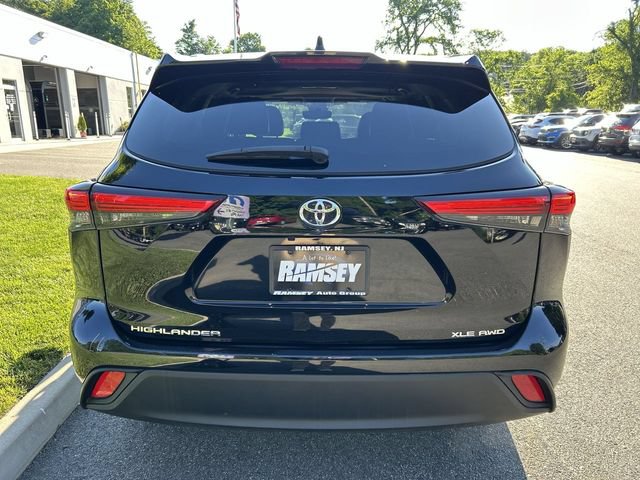 Used 2023 Toyota Highlander XLE AWD/4WD image 27