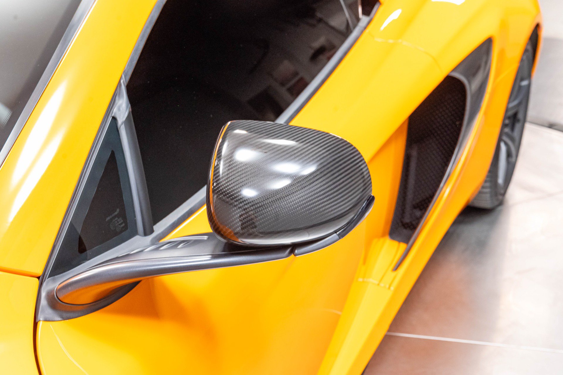 Used 2015 McLaren 650S Spider RWD image 50