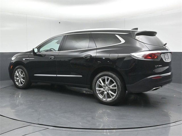 Used 2023 Buick Enclave Essence w/ Experience Buick Package image 5