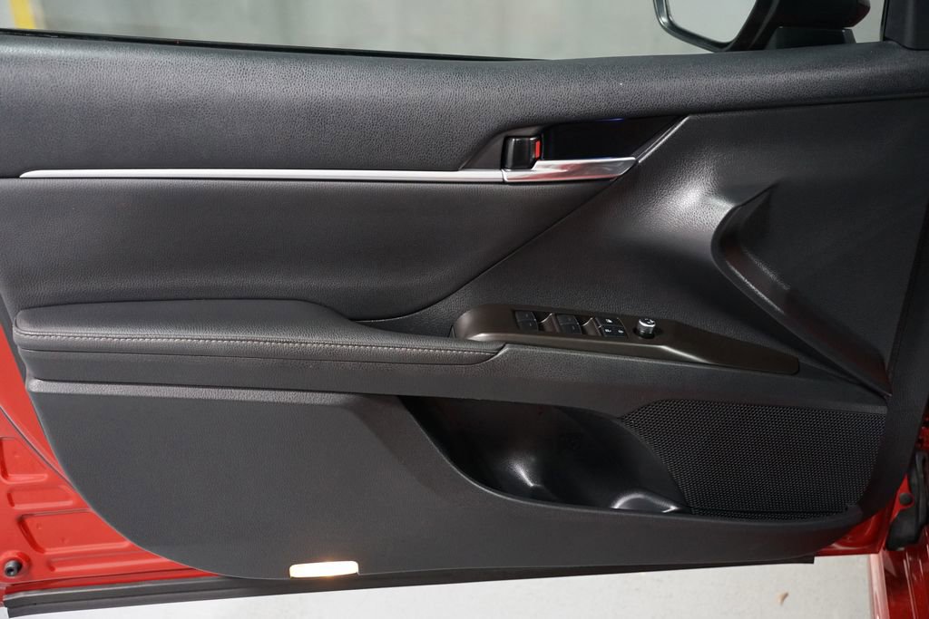 Used 2022 Toyota Camry XSE image 31