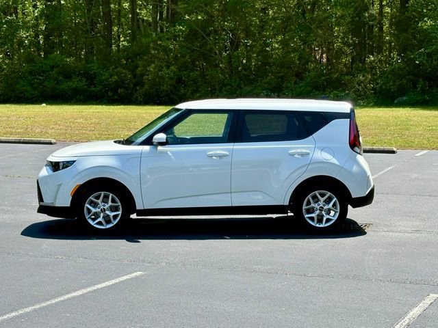 Used 2025 Kia Soul LX w/ LX Technology Package image 3