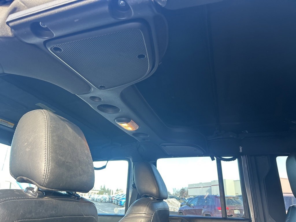 Used 2016 Jeep Wrangler Unlimited Sahara image 11