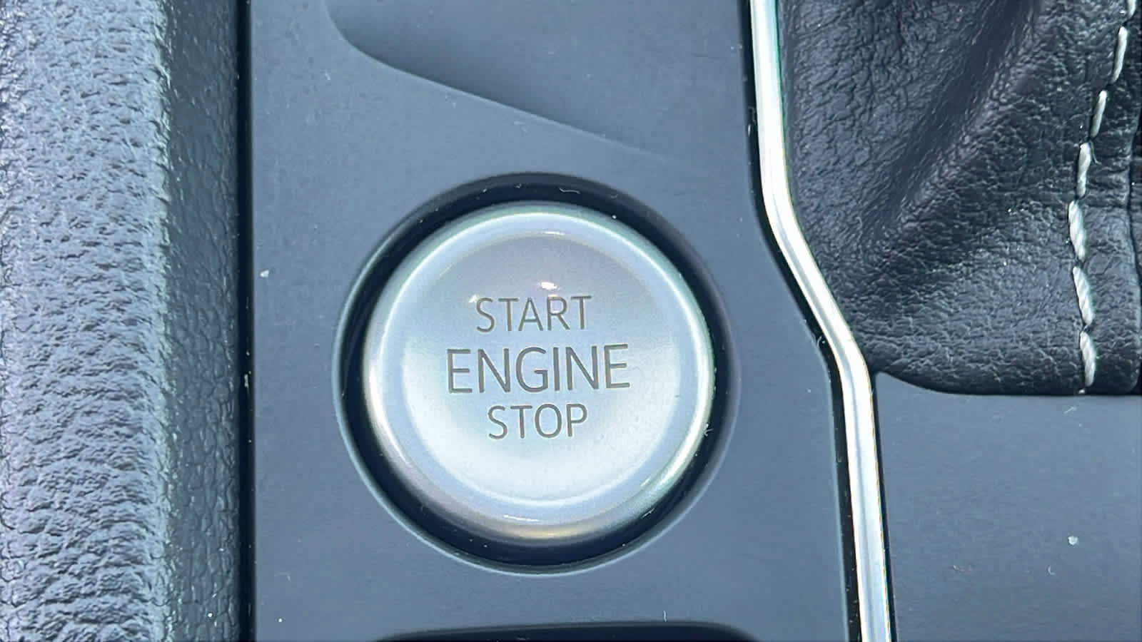 Certified 2023 Volkswagen Atlas SE image 17
