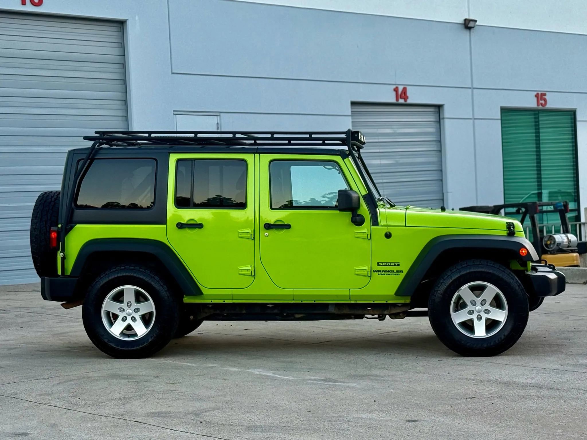 Used 2013 Jeep Wrangler Unlimited Sport AWD/4WD image 10