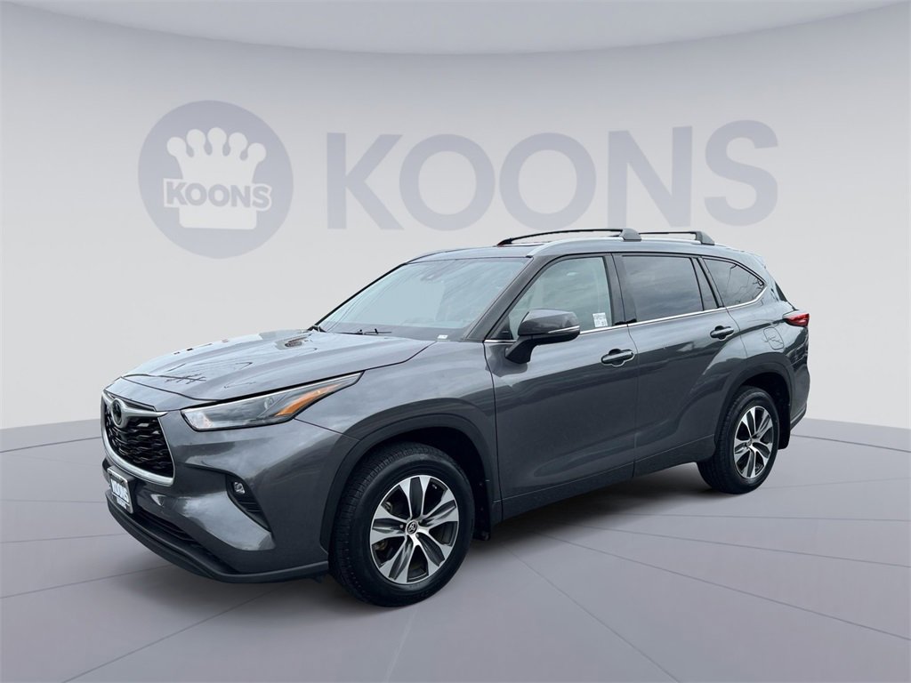 Used 2022 Toyota Highlander XLE