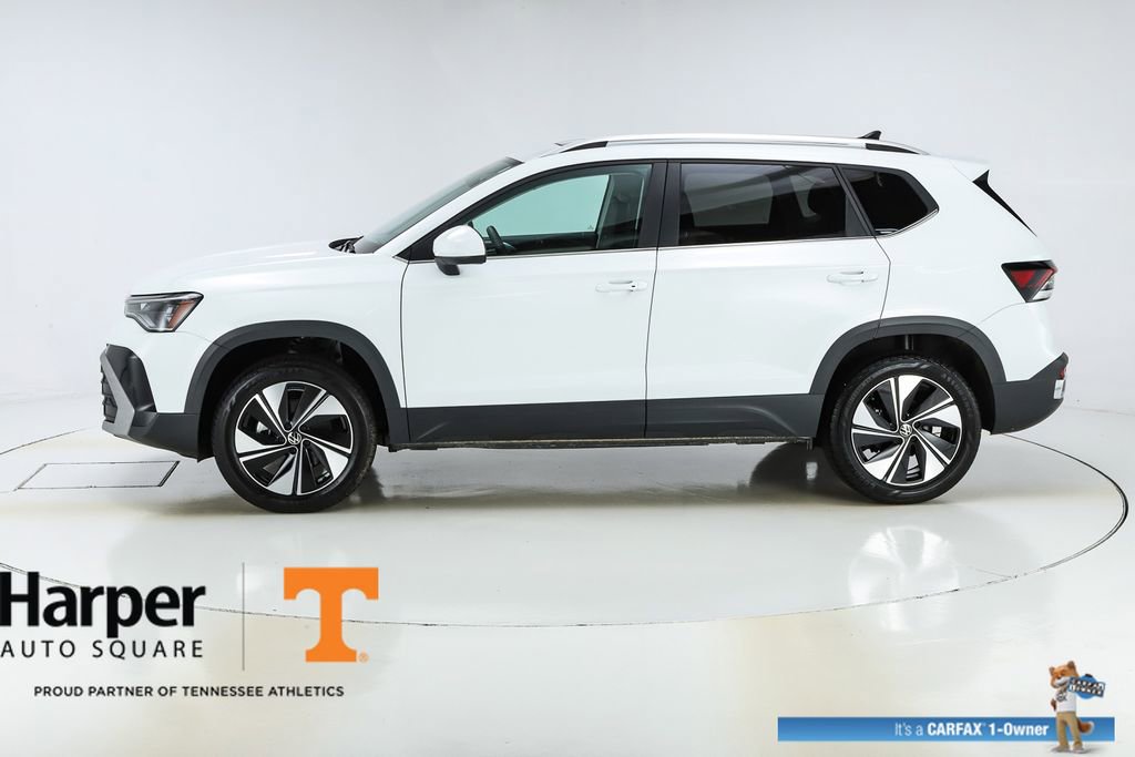 Used 2025 Volkswagen Taos SE w/ Panoramic Sunroof Package AWD/4WD image 40