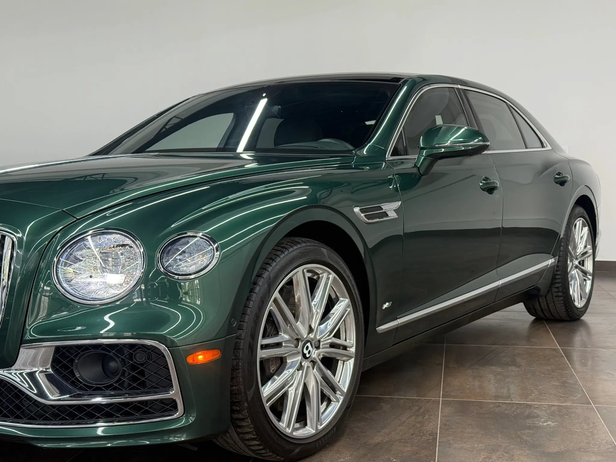 Used 2022 Bentley Flying Spur V8 AWD/4WD image 8