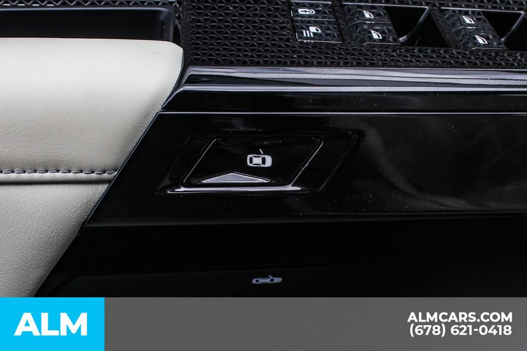 Used 2023 BMW 740i w/ Executive Package RWD image 31