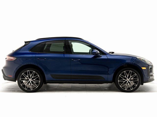 Certified 2025 Porsche Macan image 34