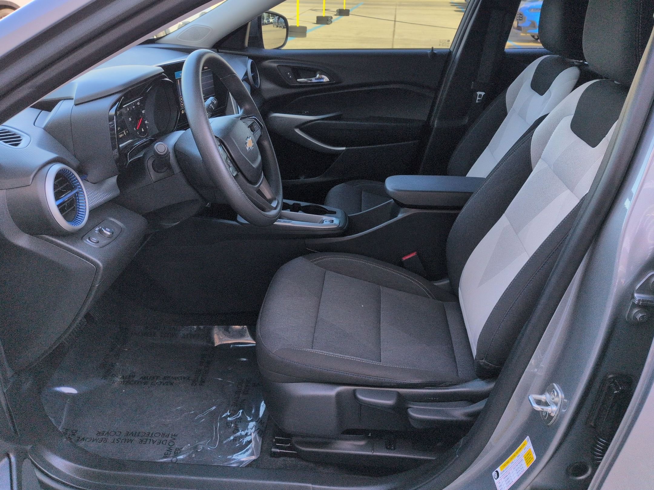 Used 2024 Chevrolet Trax LS w/ LS Convenience Package image 11