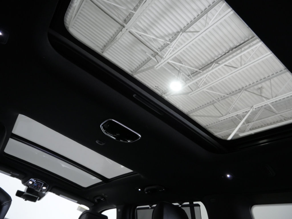 New 2027 Jeep Grand Wagoneer Overland AWD/4WD image 4