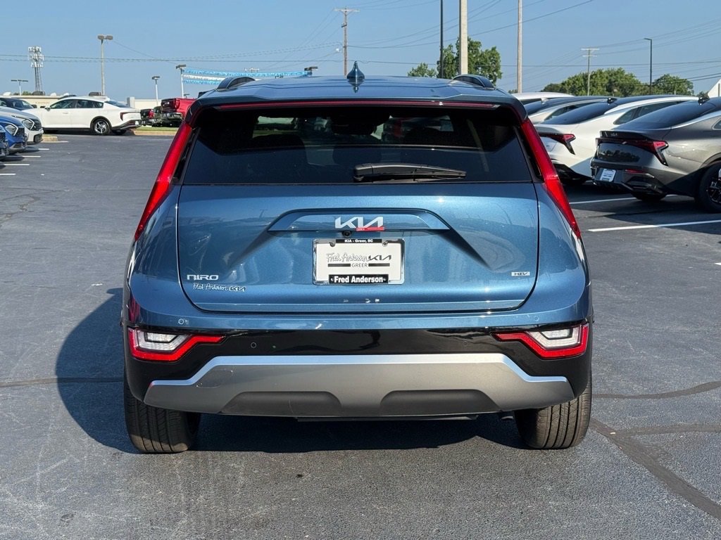 New 2025 Kia Niro SX Touring image 4