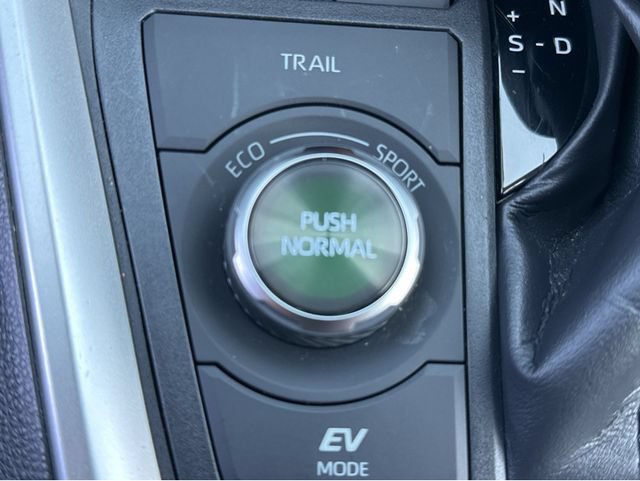 Used 2023 Toyota RAV4 XSE AWD/4WD image 33