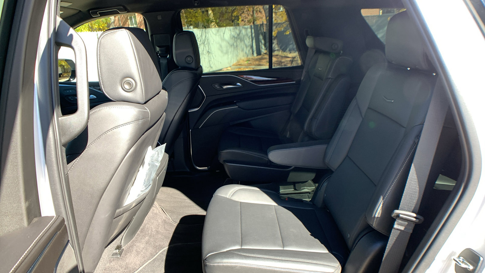 Used 2022 Cadillac Escalade Luxury image 24