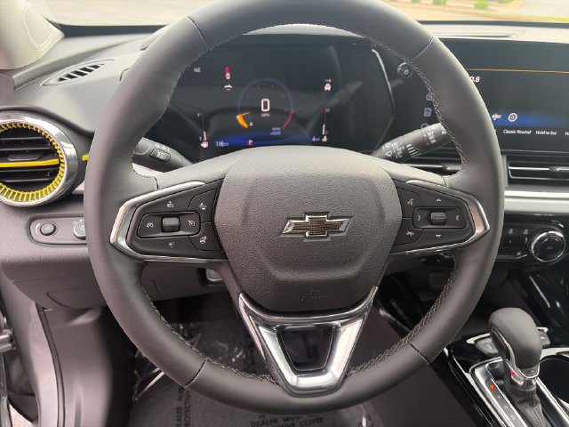 New 2026 Chevrolet Trax LT w/ Sunroof Package FWD image 25