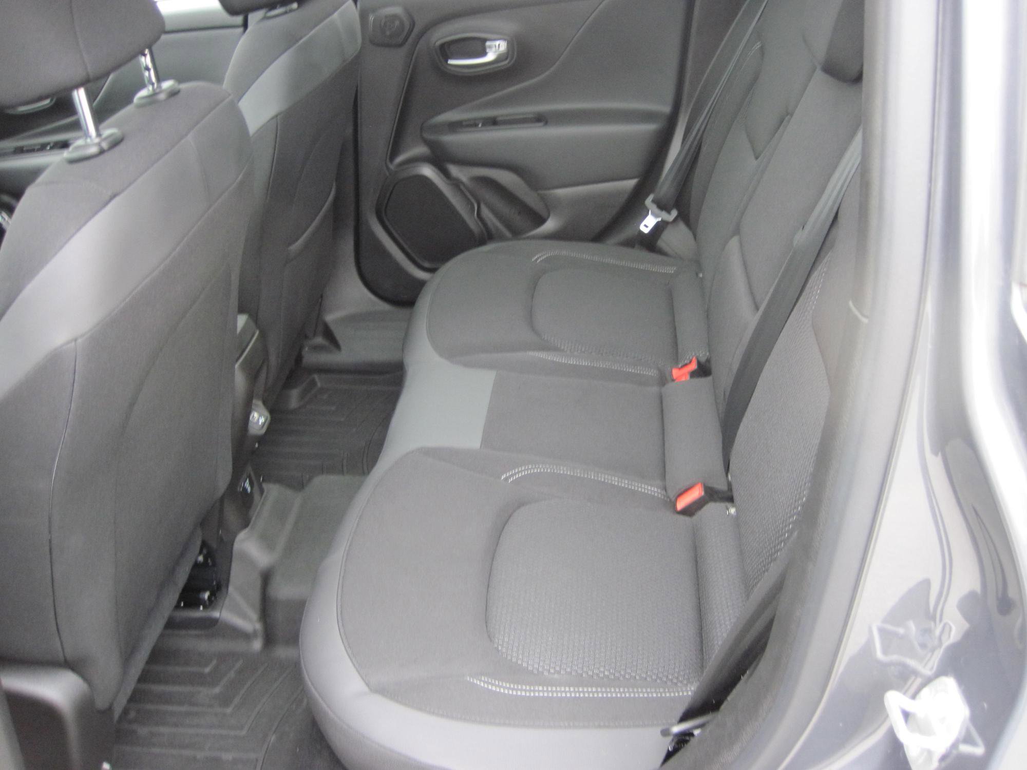 Used 2022 Jeep Renegade Altitude w/ Sun/Sound Group image 7