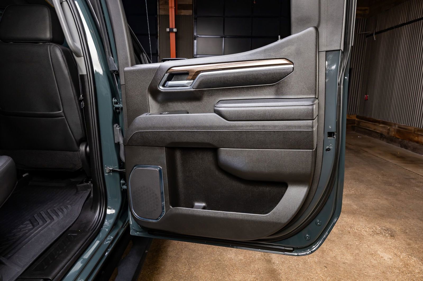 Used 2025 Chevrolet Silverado 1500 LT Trail Boss w/ Convenience Package II image 40