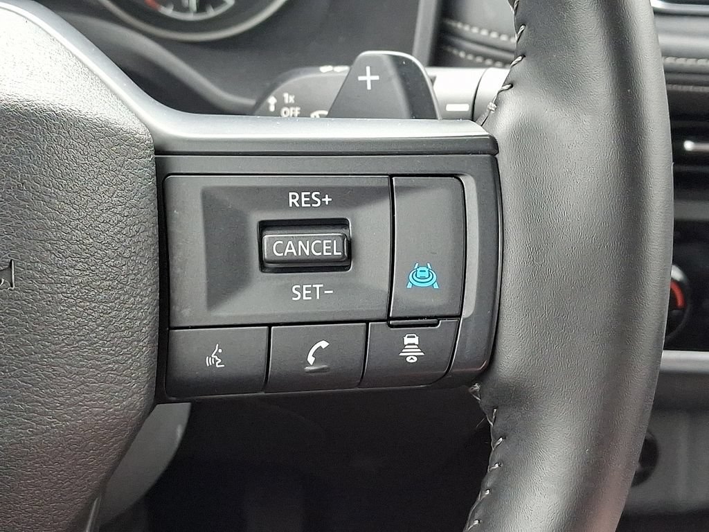 Used 2025 Nissan Rogue SV AWD/4WD image 21
