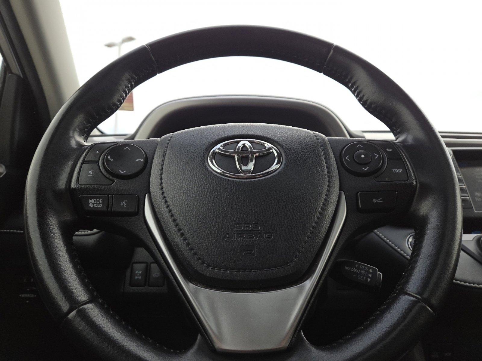 Used 2018 Toyota RAV4 XLE image 28