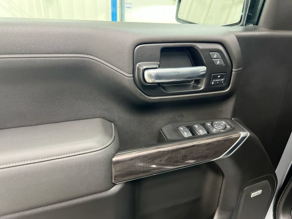 Used 2022 Chevrolet Silverado 1500 LTZ w/ LTZ Convenience Package II AWD/4WD image 22