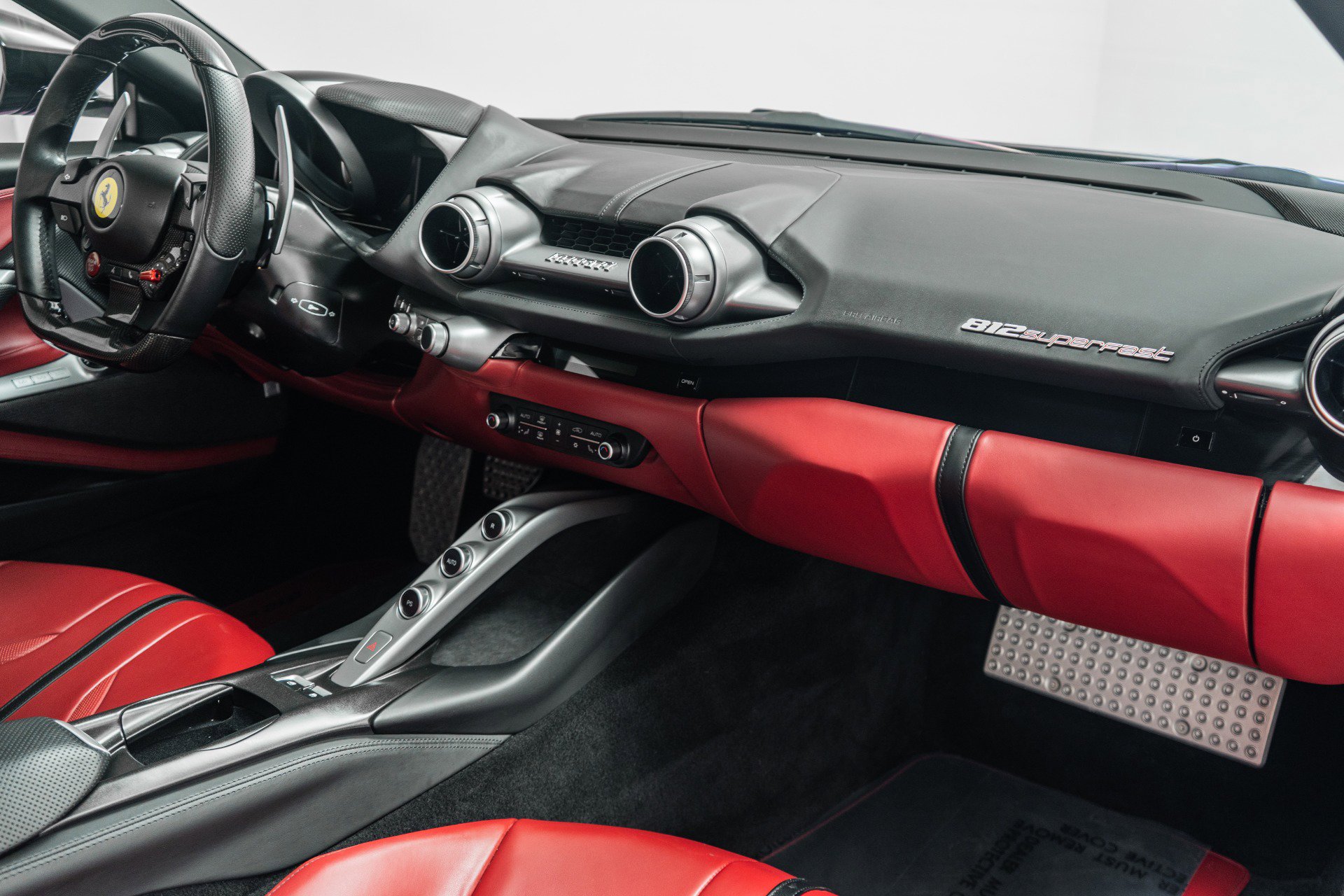 Used 2020 Ferrari 812 Superfast image 14
