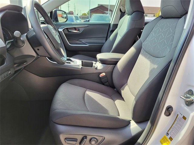 Used 2025 Toyota RAV4 XLE image 4