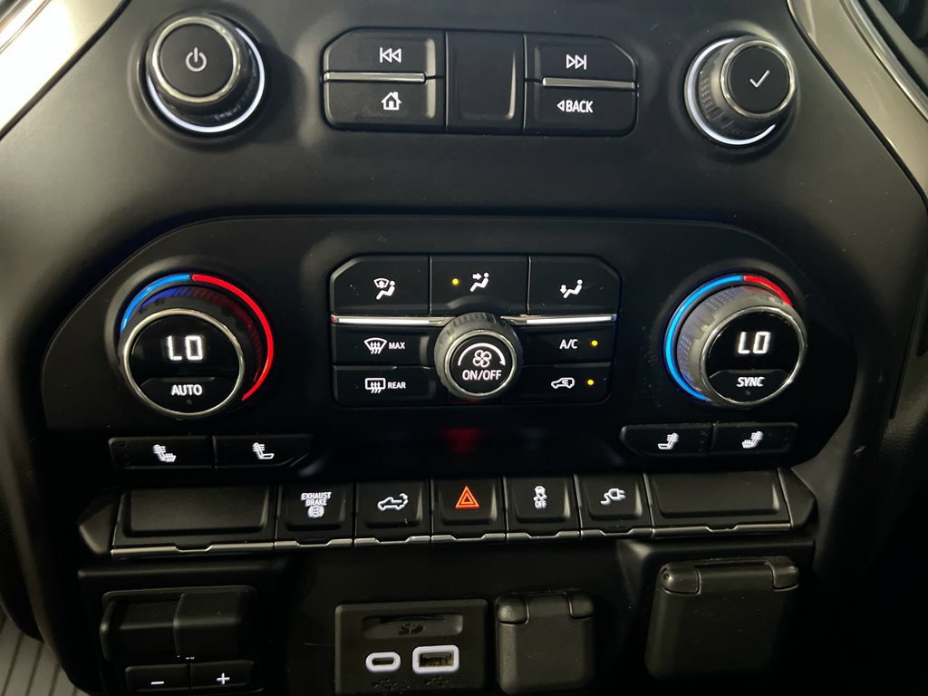 Used 2020 Chevrolet Silverado 2500 LTZ AWD/4WD image 16