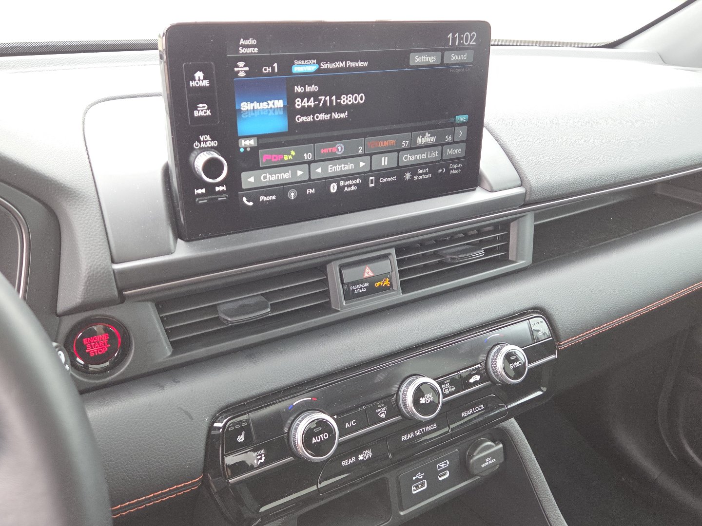 Used 2025 Honda Pilot TrailSport image 28