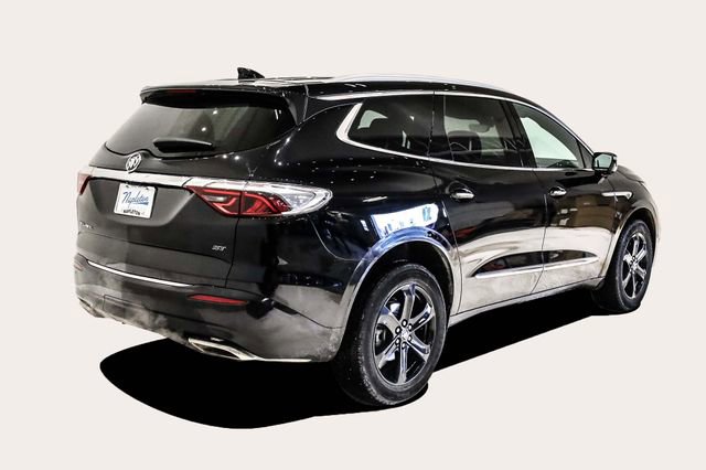 Used 2024 Buick Enclave Essence w/ LPO, Touring Package image 6