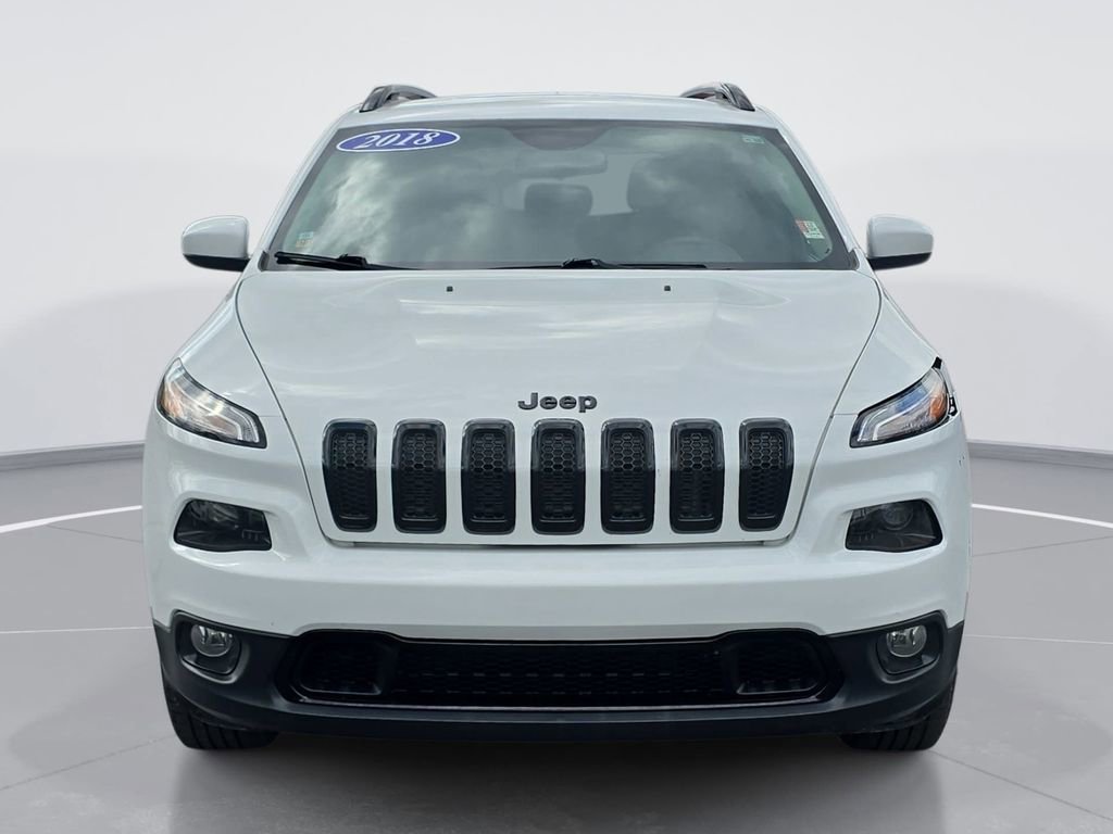 Used 2018 Jeep Cherokee Latitude w/ Altitude Package AWD/4WD image 10