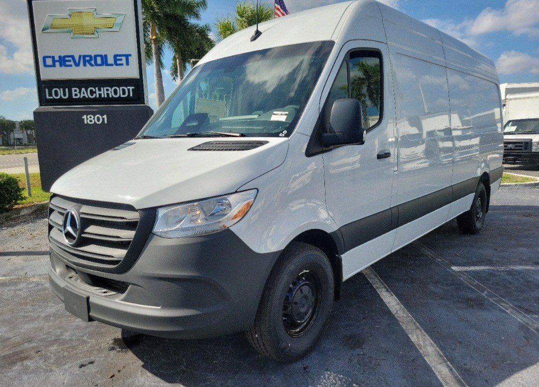 Used 2025 Mercedes-Benz Sprinter 2500 image 3