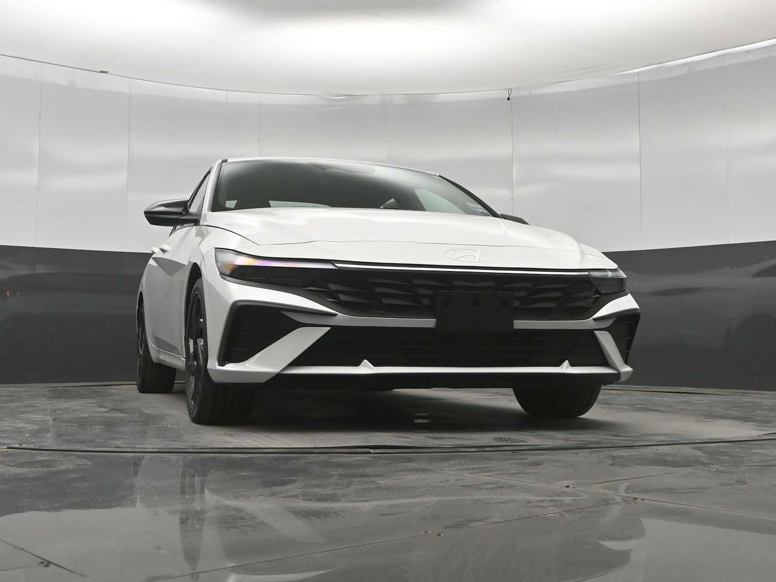 New 2026 Hyundai Elantra SEL Sport FWD image 35