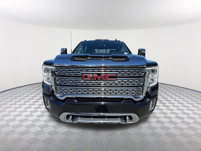 Used 2022 GMC Sierra 2500 Denali w/ Denali Black Diamond Edition AWD/4WD image 2
