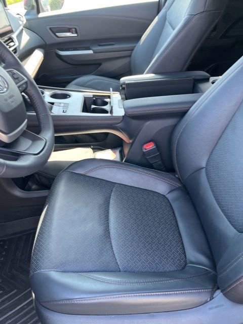 Used 2025 Toyota Sienna Platinum AWD/4WD image 13