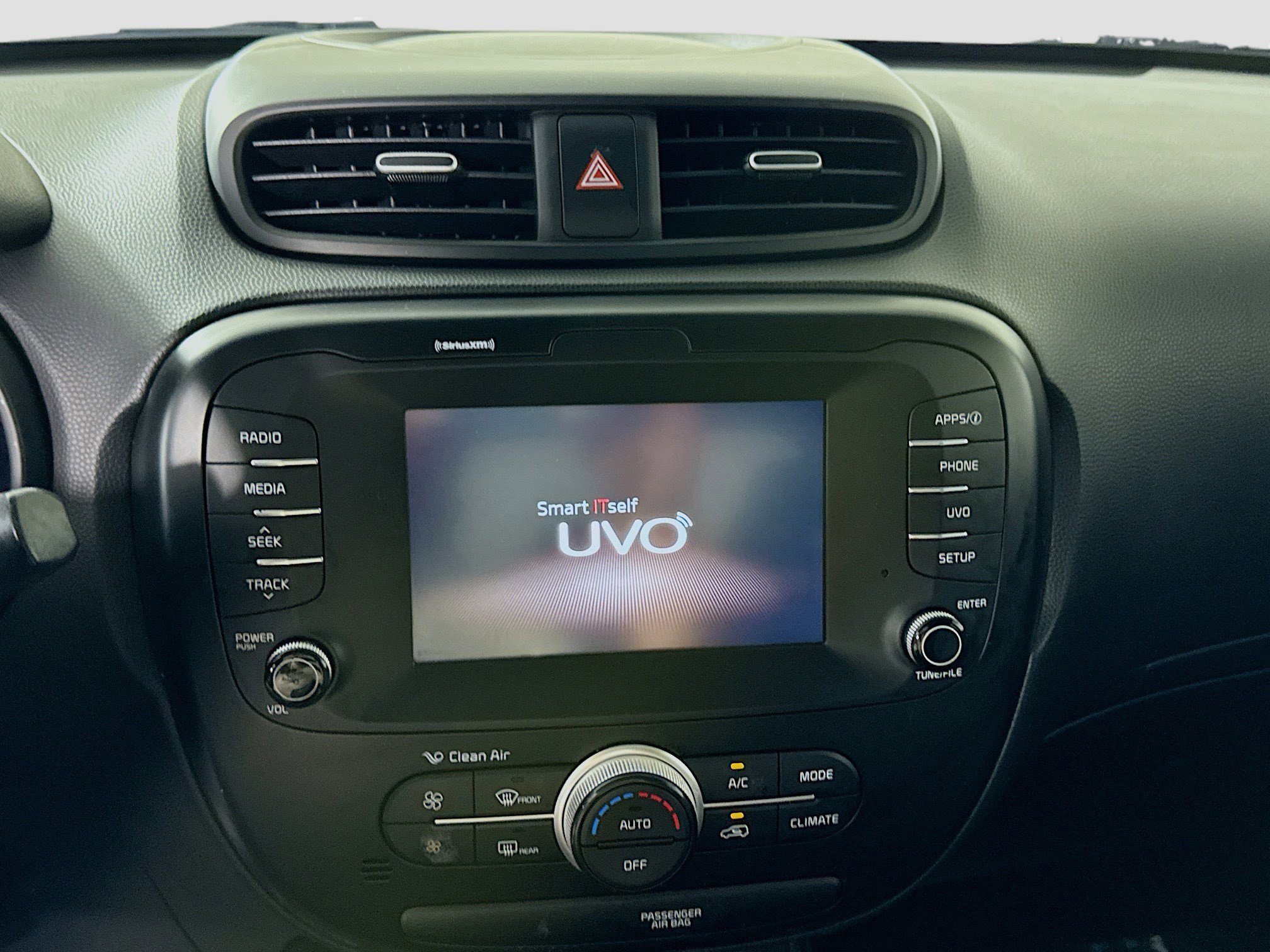 Used 2018 Kia Soul + image 18