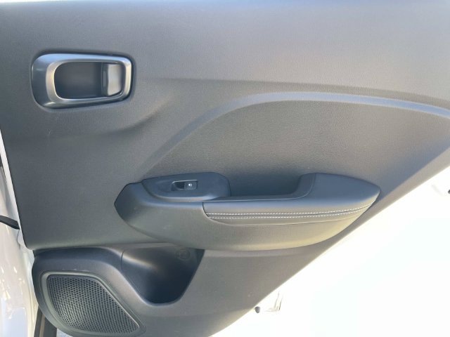 Certified 2025 Hyundai Venue Limited FWD image 21