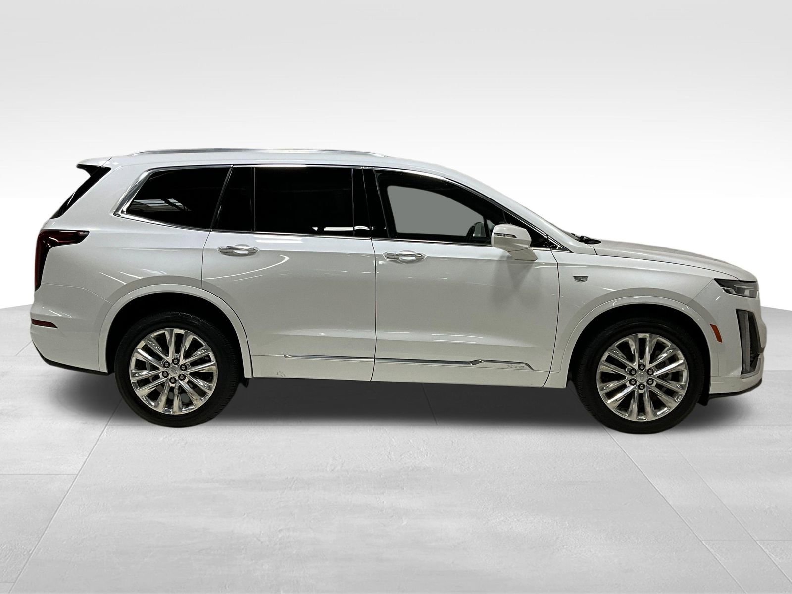 Used 2020 Cadillac XT6 Premium Luxury AWD/4WD image 4