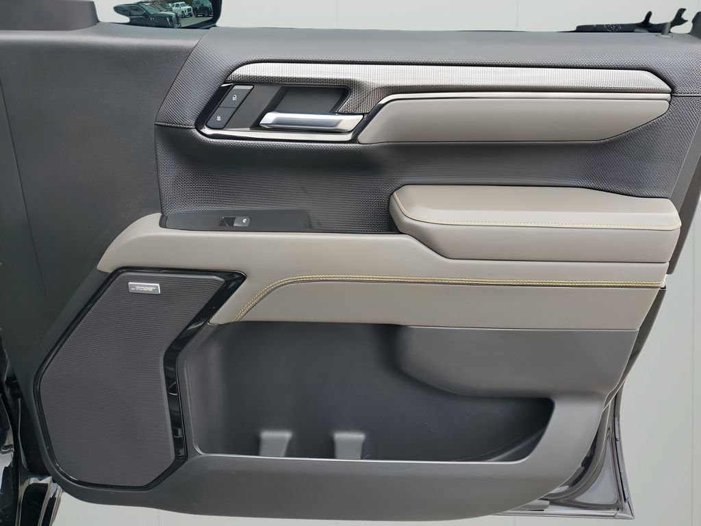 Used 2023 Chevrolet Silverado 1500 ZR2 w/ Technology Package image 13