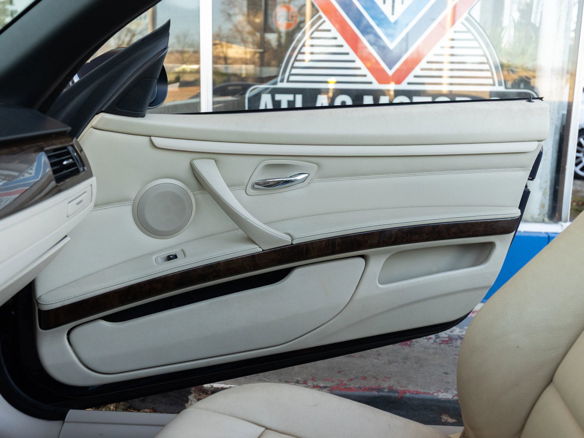 Used 2009 BMW 328i Convertible image 40