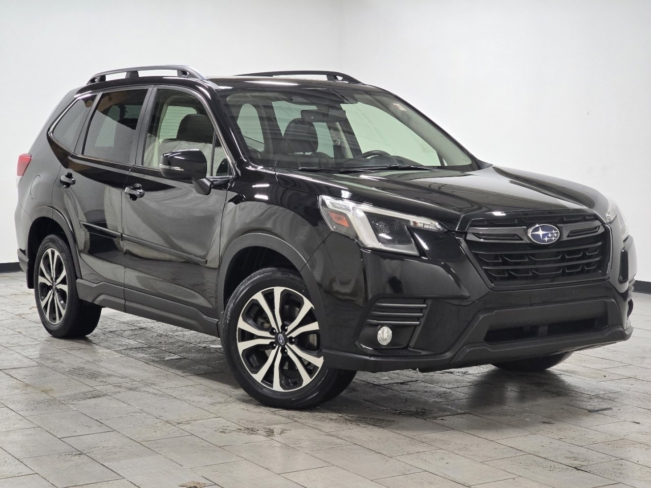Used 2022 Subaru Forester Limited w/ Popular Package #2 image 2